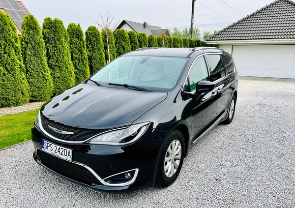 Chrysler Pacifica cena 86900 przebieg: 232231, rok produkcji 2018 z Czarne małe 781
